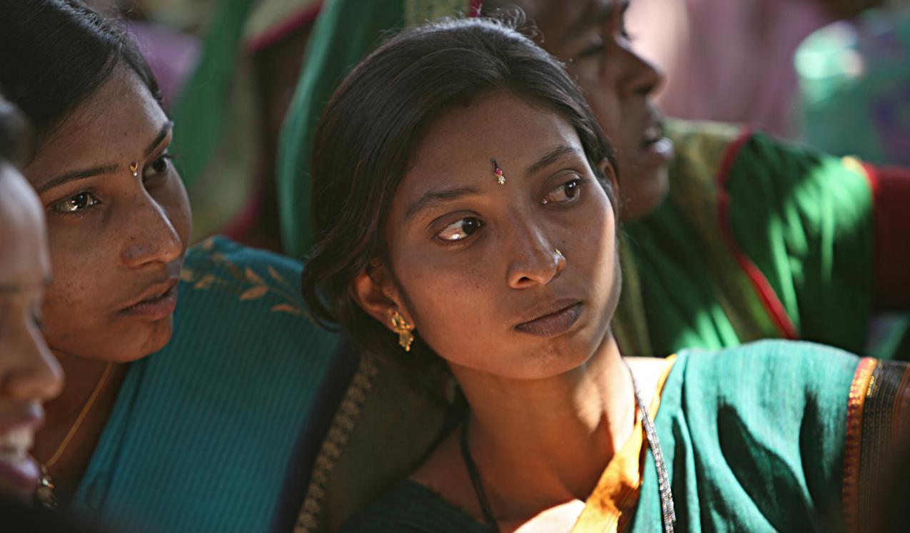 Community meeting. Aurangabad, India. © Simone D. McCourtie / World Bank