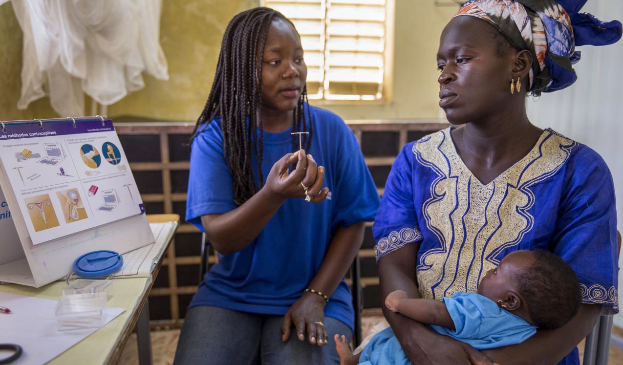  A mobile clinical outreach team from Marie Stopes International, a specialized sexual reproductive health and family planning organization in Senegal. © Jonathan Torgovnik