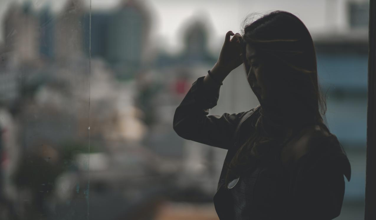 Silhouette of a women © Yoab Anderson/Unsplash