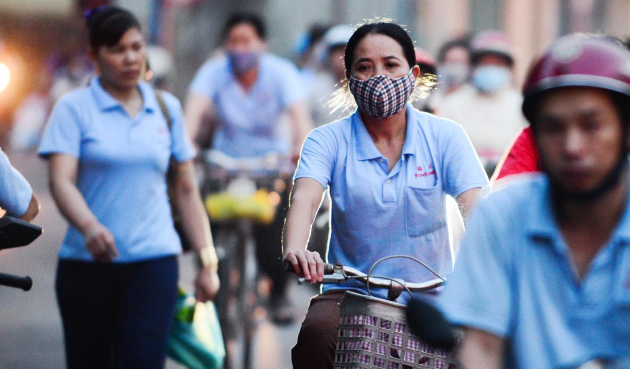 A busy Vietnamese high street. © Thanh Tung/Institute for Studies of Society, Economy and Environment