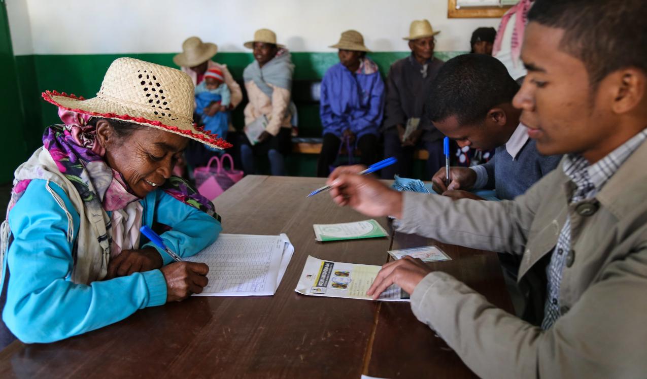 Pictured here is a cash transfer in the town of Betafo, Madagascar. © Mohammad Al-Arief/The World Bank.