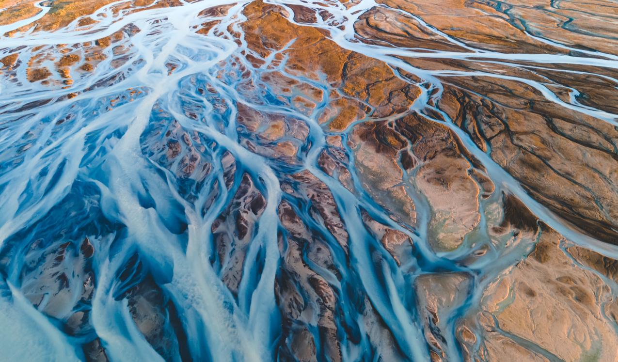  Aerial photograph of the river streams from Icelandic glaciers