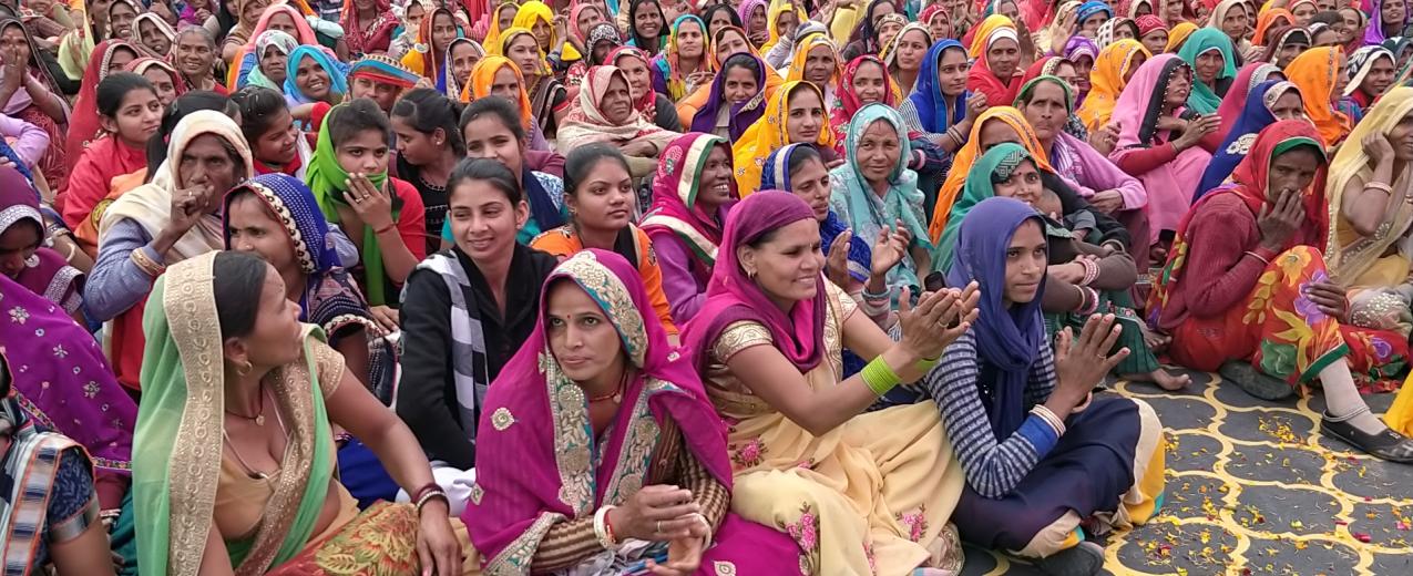 Women at concert on MKBKSH. © PFI