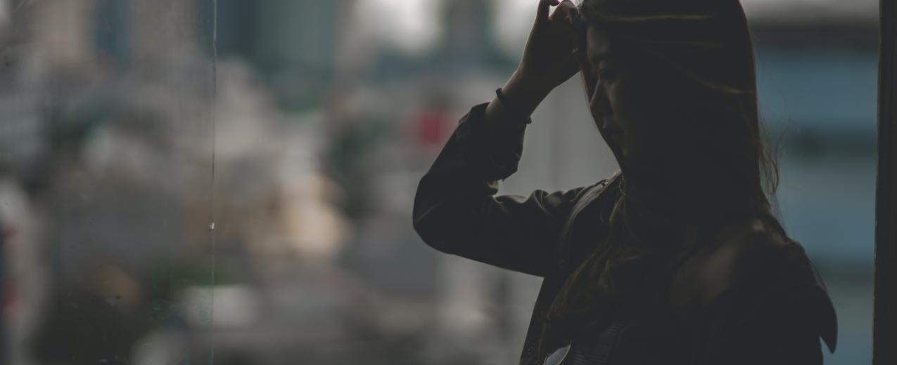 Silhouette of a women © Yoab Anderson/Unsplash