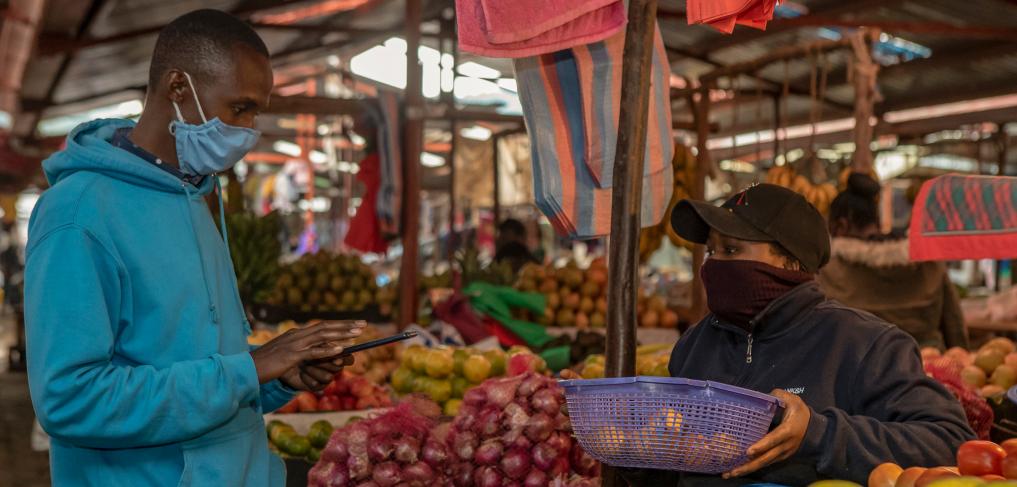 A market seller in Kenya. ©World Bank / Sambrian Mbaabu