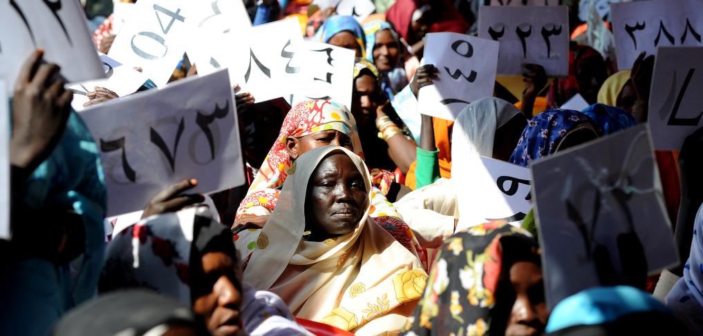 Sudanese weigh in on peace agreement in Blue Nile State, Musfa, Sudan. © UN Photo/Tim McKulka (Photo ID 462222. 25/01/2011)