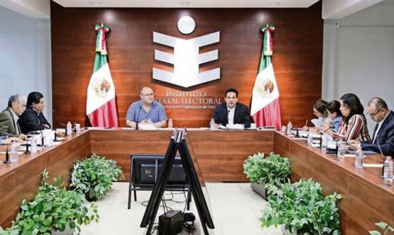 Electoral institute members meet in Oaxaca. Credit: Mexico News Daily