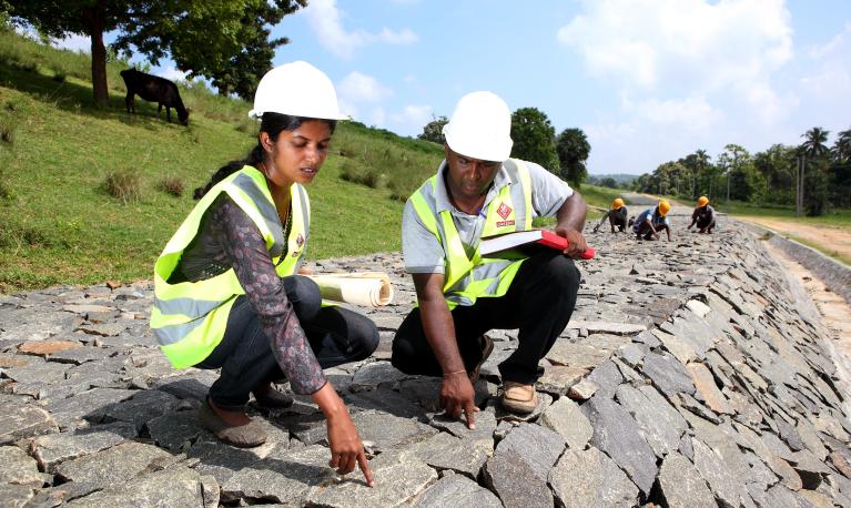 Dam under construction in Sri Lanka. Photo: Lakshman Nadaraja/World Bank