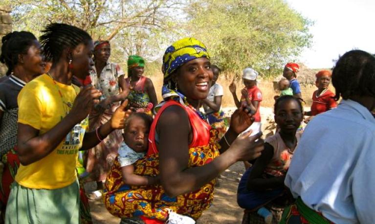 Young women dancing in Gambia © Matthew Shaw