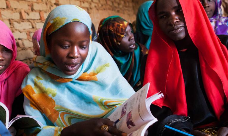 UNAMID Police facilitates English classes for displaced women in North Darfur. ©UN Photo/Albert González Farran