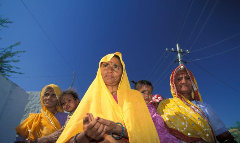 A family group of women in India. © World Bank / Curt Carnemark