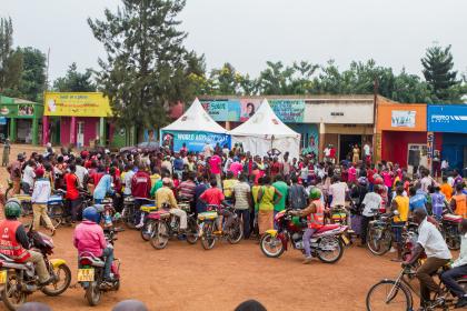 A crowd gathers in Kigali, Rwanda at the start of a performance. ©Jean Bizimana/Changing Lives