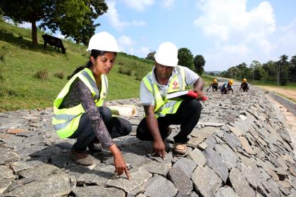 Dam under construction in Sri Lanka. Photo: Lakshman Nadaraja/World Bank