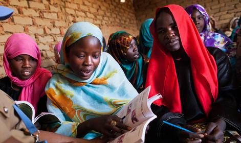 UNAMID Police facilitates English classes for displaced women in North Darfur. ©UN Photo/Albert González Farran