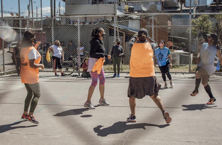 Women playing football ©Fundacion Golees